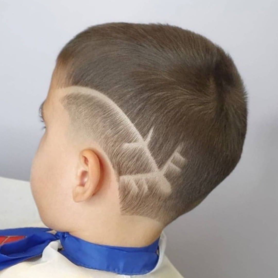 简单修剪男童发型 27feff35311f4949bd3e37a4b230a1b2.jpeg