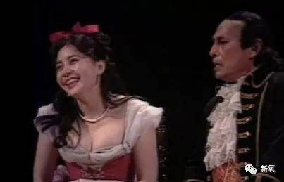 造型|宋丹丹是隐藏神颜啊！女明星都翻车的公主造型造型她却赢了满堂彩！