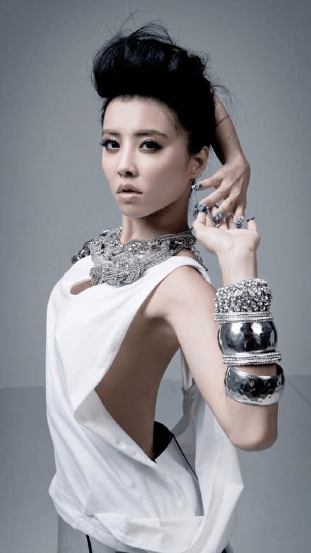 肚子|马甲线难练？还不是肚子肉太多，每晚趴着撑一会儿，腰就细了