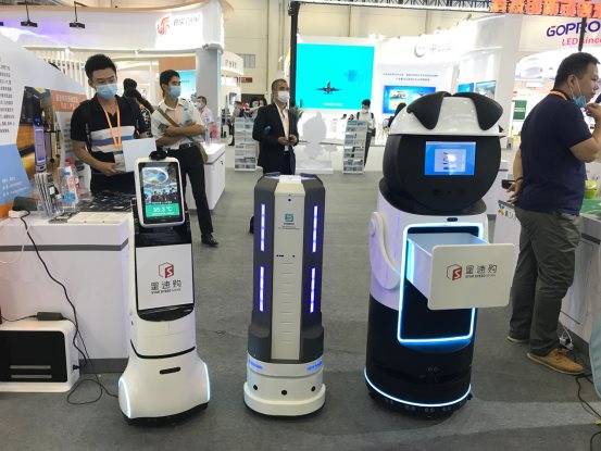洽会|国内首发新型防疫之星UV-C LED消毒机器人亮相98厦洽会 消杀率达99.99%