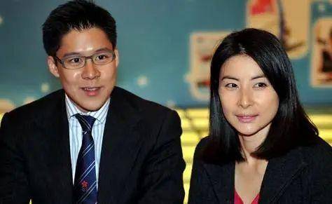 8年|原创郭晶晶拼4胎传闻破灭，霍启刚亲口否认，公婆回答暴露郭晶晶地位