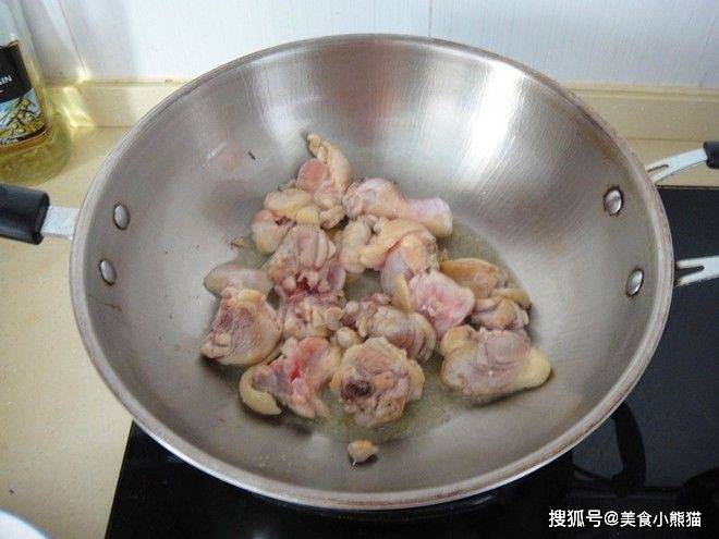 自己在家怎么做烧鸡简单 732b83e9d399465f914e502ab324933e.jpeg