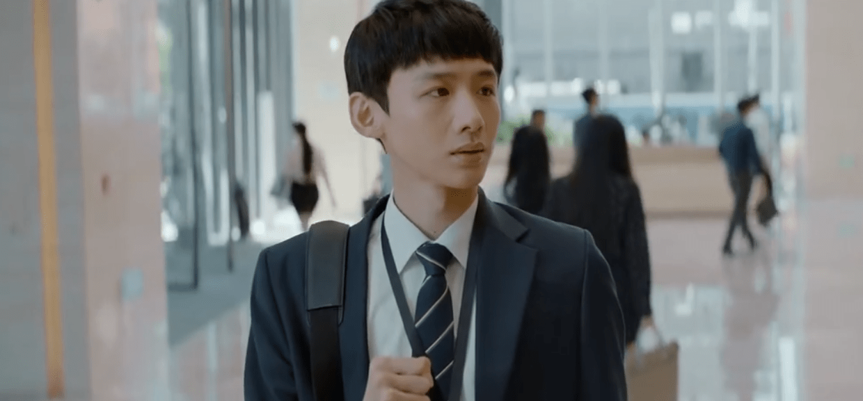 《平凡的荣耀》不平凡的孙弈秋,见习期内就已经促成三