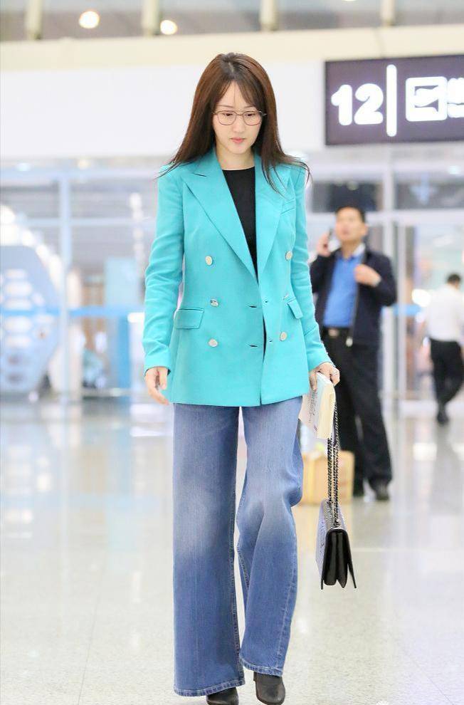 甜歌|杨钰莹奔五还嫁不出？面庞年轻气质大方，还是当年的“甜歌天后”