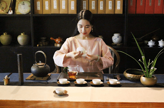 顾客|茶叶店少有顾客,却是一个暴利行业,为什么很少倒闭?内幕揭开!