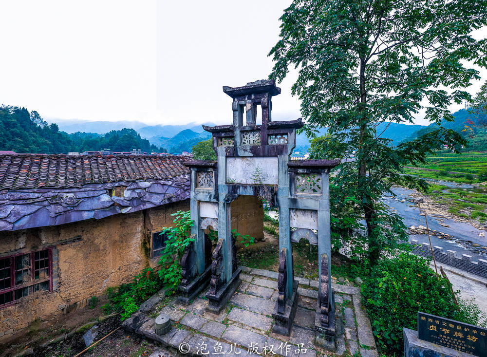 少女|陕南农村发现百年贞节牌坊，15岁少女守寡70年，这事你咋看？
