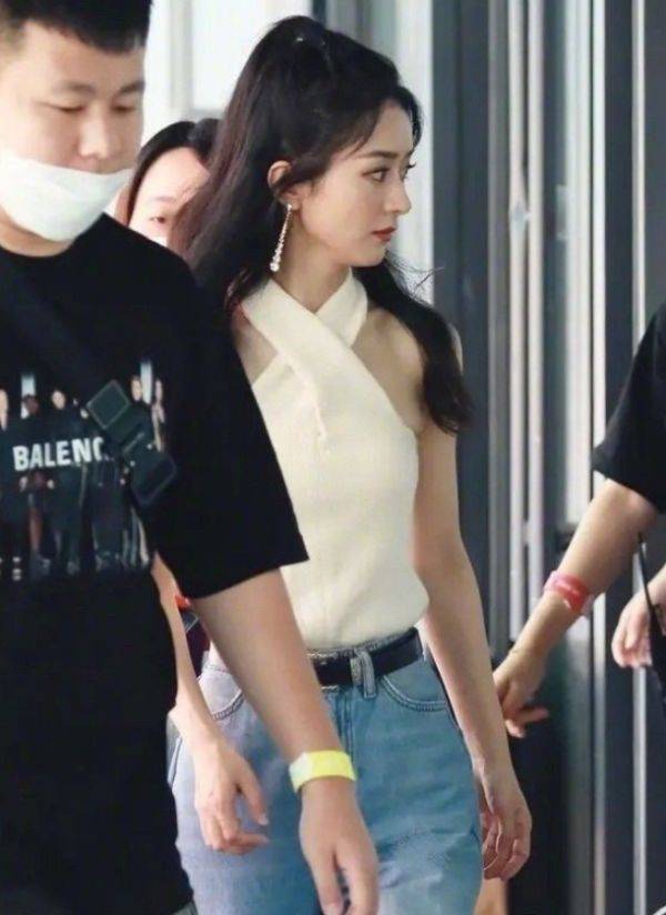 离开|赵丽颖活动生图流出，离开十级精修后，这脸我没看错？