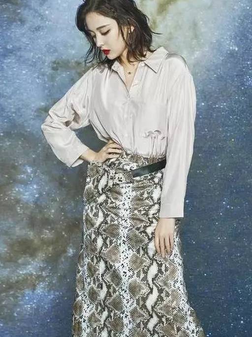 裙子|古力娜扎真敢穿“蛇皮”也能当裙子穿？实力让人佩服