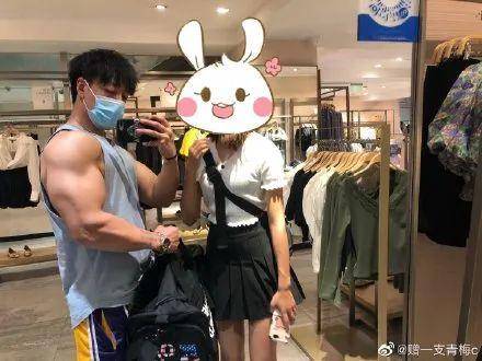 爆裂小宇宙:健硕的身材就是她安全感的来源,不练不行啊@tkr-然哥哥哥