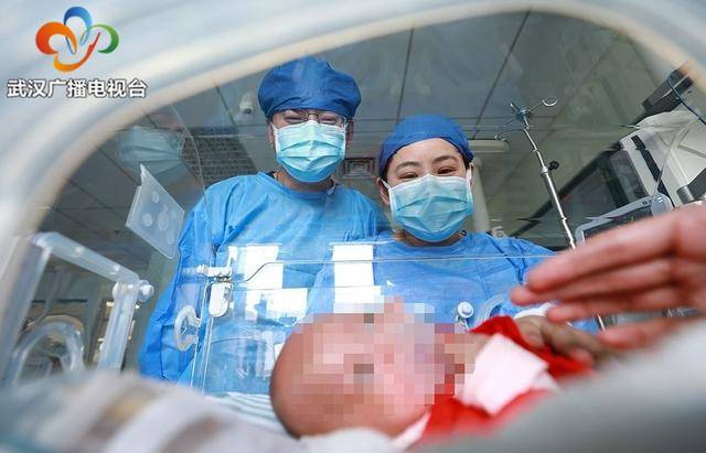 女婴|不容易!6个月超早产女婴活下来了 出生时仅500克