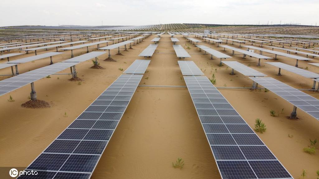 全球最大的沙漠集中式光伏发电基地即将并网发电