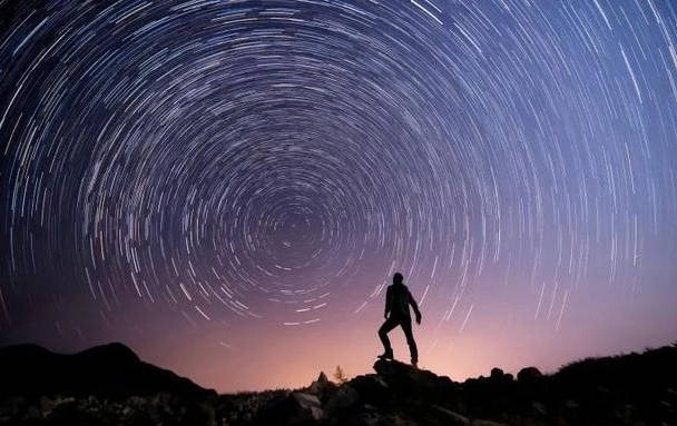 梦境的奥秘，为何一个人连续一个月梦到喜欢的人？