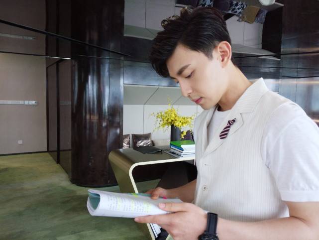 聂远|原创《上新了故宫》路透照曝光，邓伦搭档聂远张鲁一，期待！