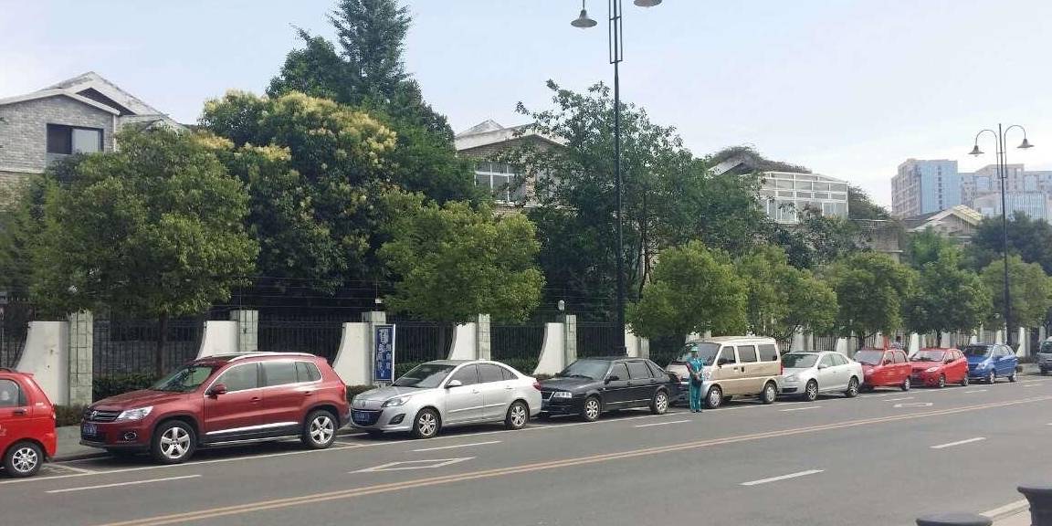 收费站可以临时停车吗 e9a6c28565a2495b826d53f0e657873f.jpeg