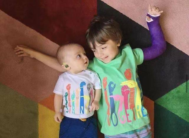 宝宝几个月开始发展听力 ebaf9601a13845a7b8c3571ef8a10b3c.jpeg