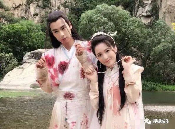 娱乐日报|胡一天恋情曝光?谢娜小腹微凸?德云社抢票堪比春运?