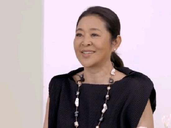 美颜|没了镜头滤镜,私下的倪萍更显老态,不过气场依旧强大!