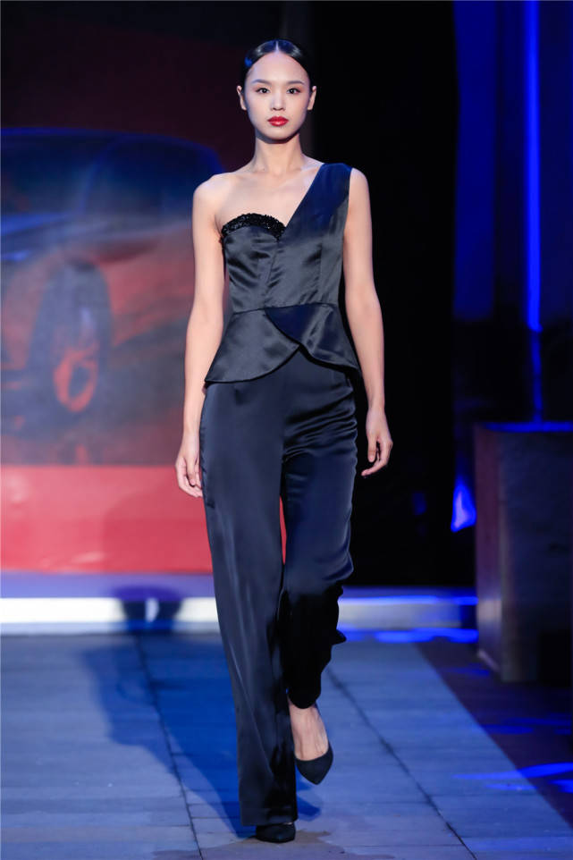 时尚|湛湛长江去 时尚骤雨来