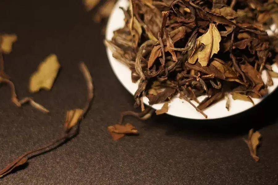 茶叶|喝着却不香的白茶，能算好茶吗？闻着香