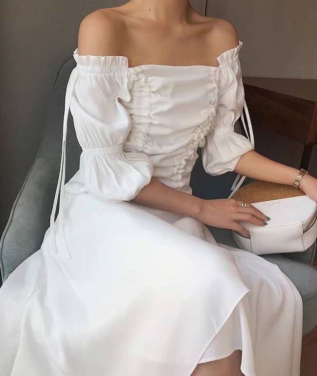 秋意浓|复古不等于老气，秋意浓浓的法式复古风已浪漫来袭，一条裙子搞定