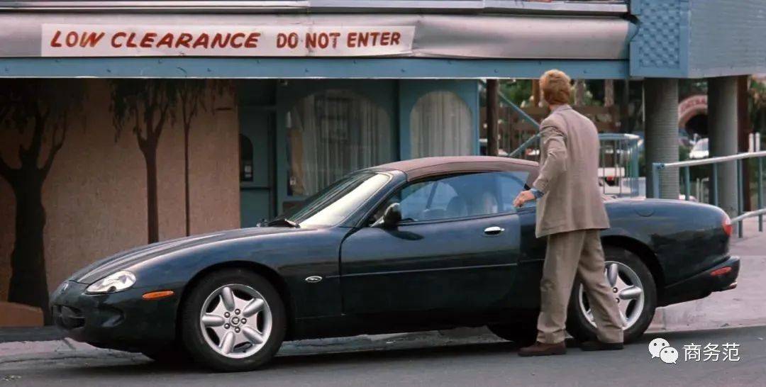 西装|诺兰拍的男人为啥那么帅？穿西装、梳油头、开兰博基尼…