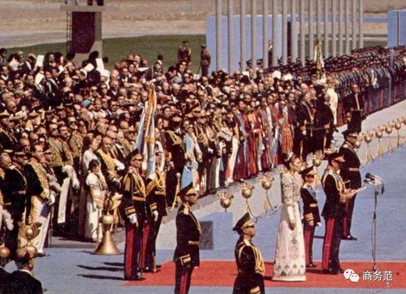 珠宝|最美“末代王后”坎坷一生：珠宝富可敌国，流亡后丈夫子女去世…