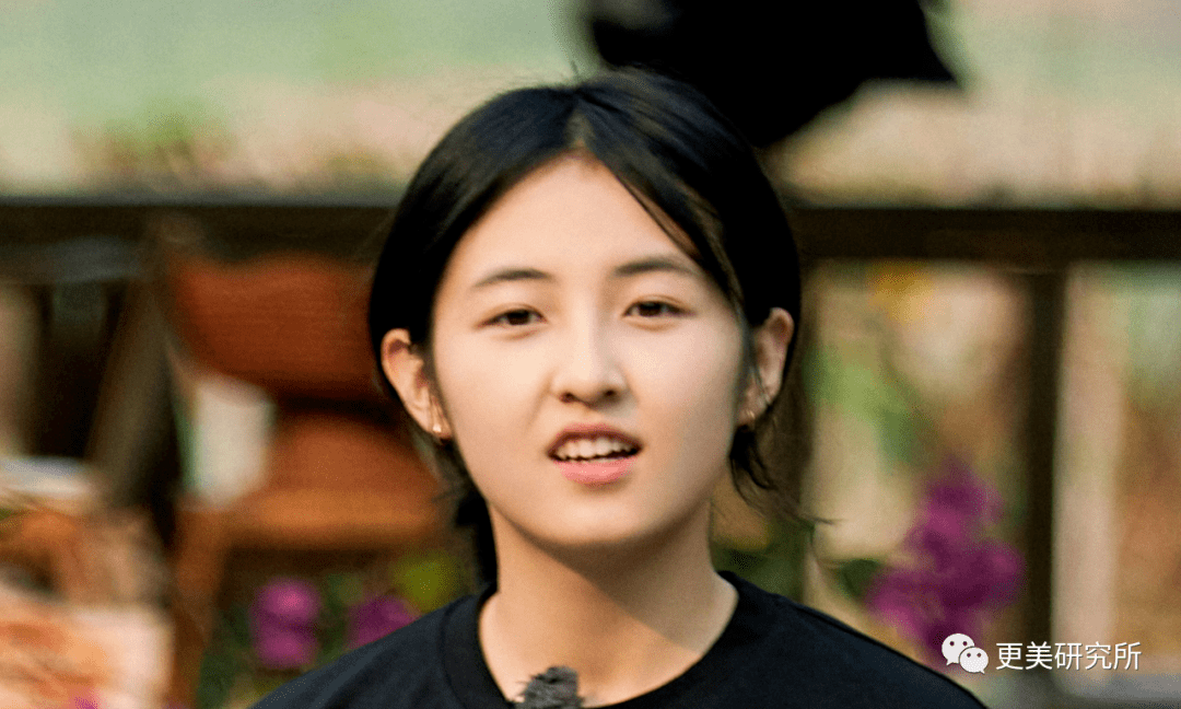 张子枫|曾被关晓彤秒成渣，如今“整容式”长大，削掉斜方肌后美翻