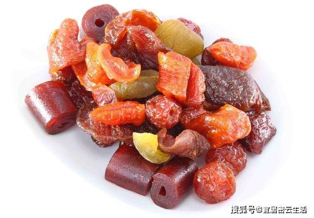 北京果脯蜜饯的品种很多,果脯和蜜饯的区分,按照在北京的习惯,把含
