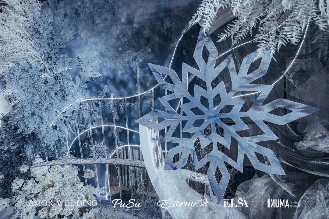 冰蓝色的清新颜色,梦幻冰雪中的一场婚礼