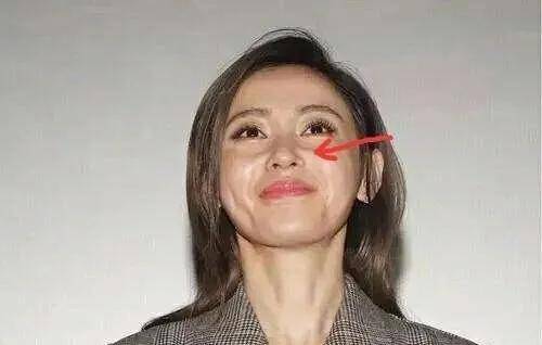 fa|央视镜头太可怕了,张天爱鼻子顶破天,被李沁吊打…