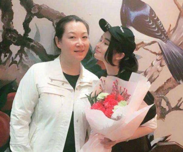 原创盘点赵本山马丽娟的婚史 赵本山与马丽娟有过几段婚姻