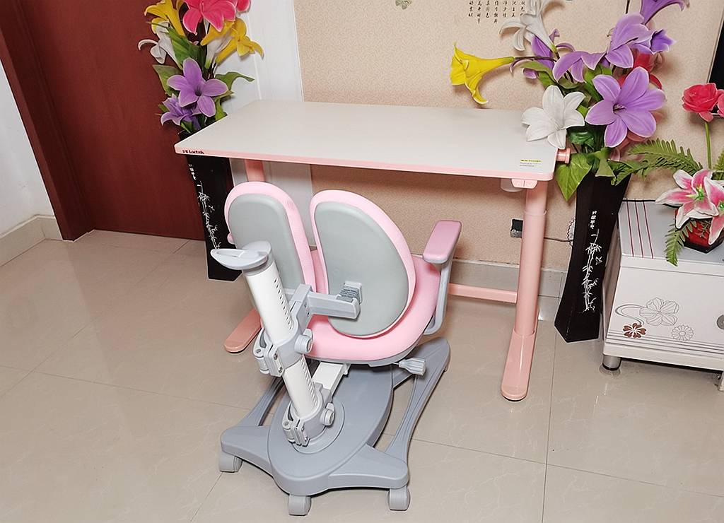 孩子|乐歌智能电动升降儿童学习桌评测：用心呵护孩子成长的每一步