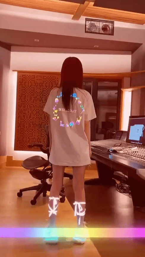 隔空支持|隔空支持？贾乃亮表态舞台宽广，李小璐晒视频