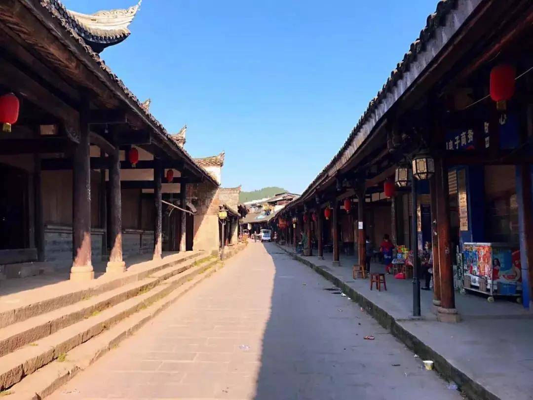 贵州下司古镇被人誉为“小上海”、有“清水江上的明珠”之美称
