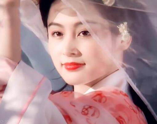 52岁陈红近照撞脸倪萍,终逃不过面容憔悴身材发福