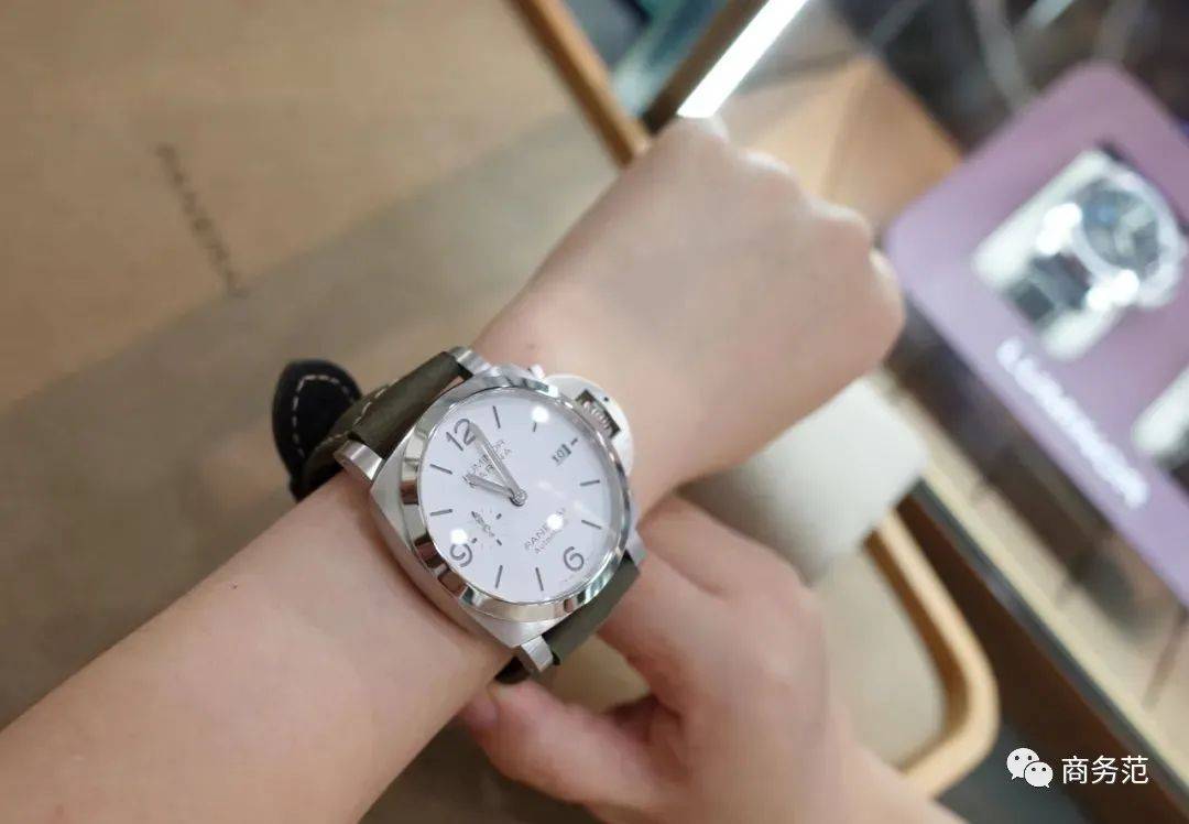 沛纳海|李易峰、廖凡都喜欢，为什么这块表火了70年？