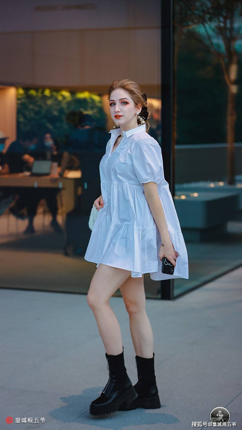 潮流|街拍：关于潮流的穿搭，其实并不是每个人天生就会搭配的