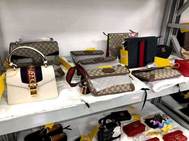 拍卖会最贵的物品 9c694e02966f43f39f07477003862e55.jpeg