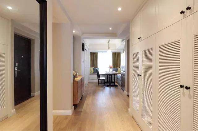 感觉|135平简约美式新房，餐厅卡座设计，墙边墙角1㎡都不浪费！很实用