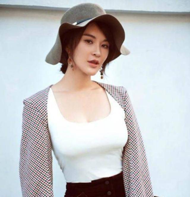 黄海波前女友，败光父母80万，被曝隐婚生子，曾