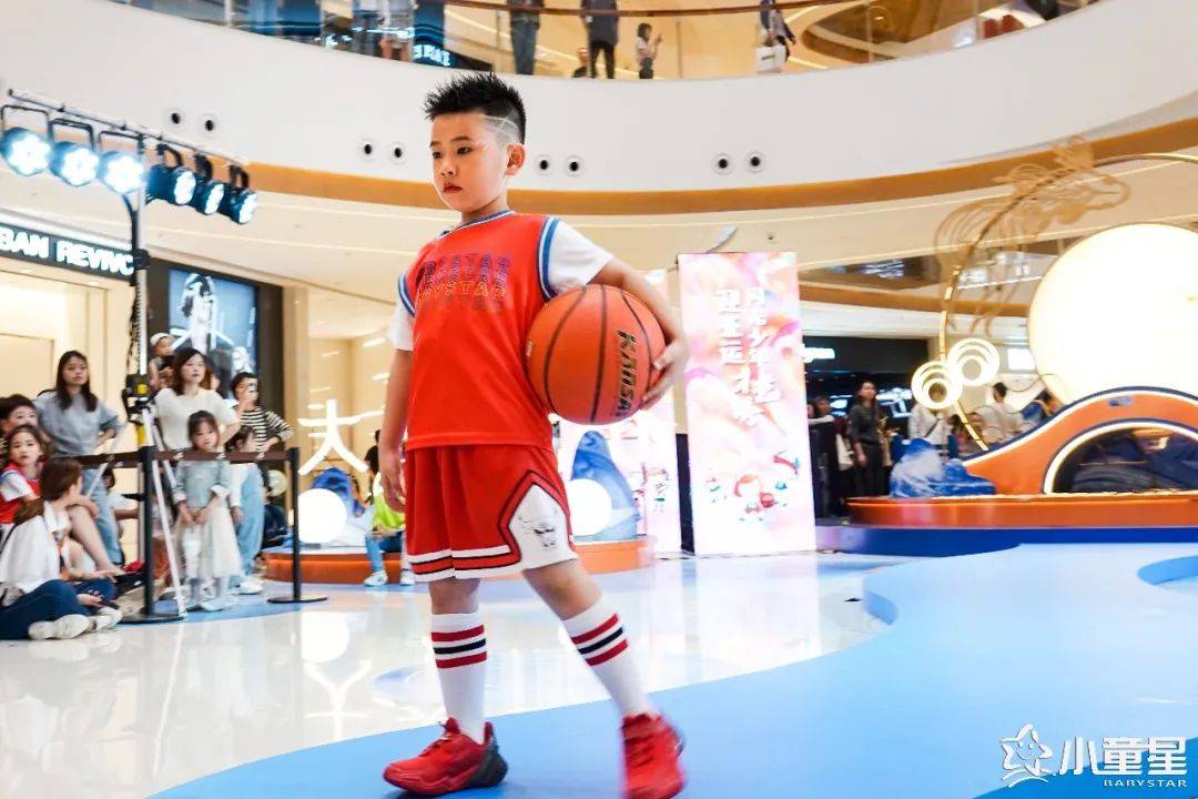 服装|闪光少年为亚运助力，这些小童星真的很燃！