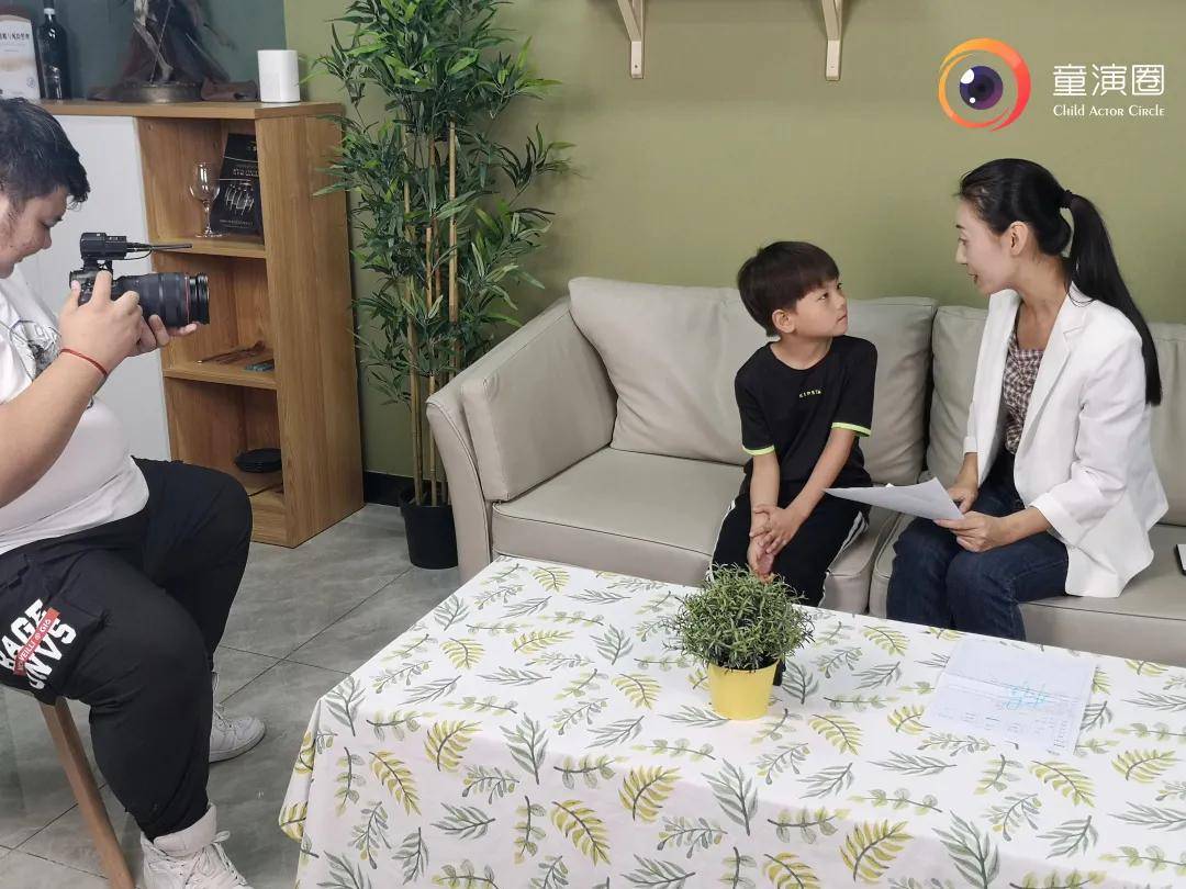 童演圈小演员翟文骏受邀参加《作业帮语文课》广告拍摄