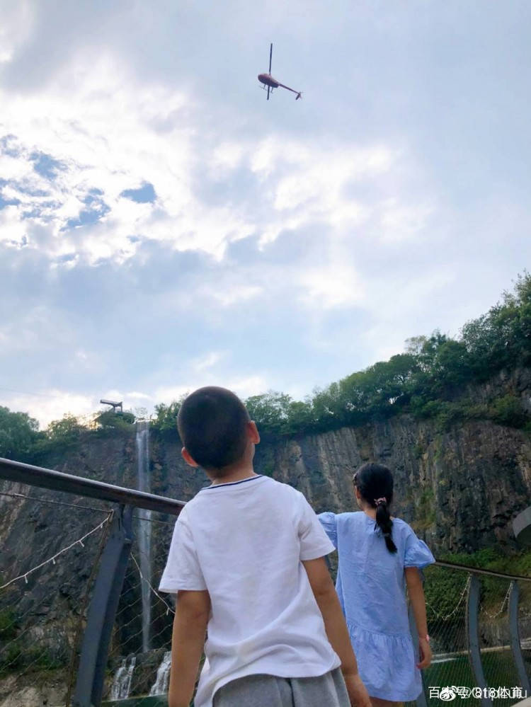 陈露|孙悦娇妻晒与6岁女儿同框!姐妹一般亲昵,结婚8年生1儿1女美貌如初