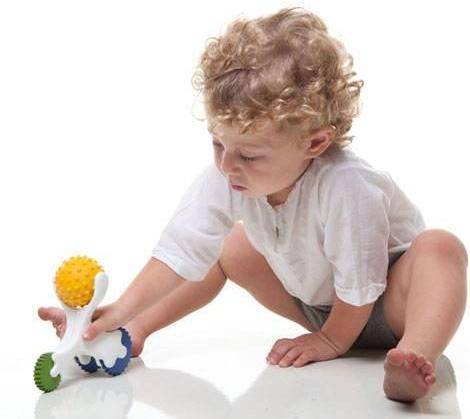 怎么看小孩有没有自闭症 37cf605fb49f477083ec5f69a62cd705.jpeg