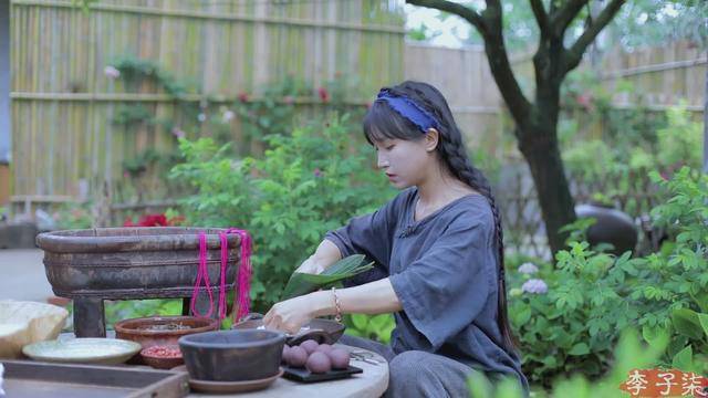 田园|李子柒演绎的田园生活，被如此糟蹋，真的就不戳心么？