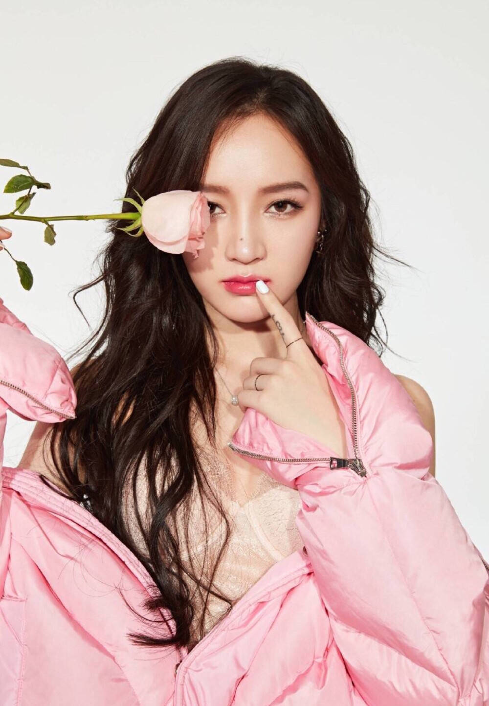 眼睛|林品如同款“泪痣妆”又火了？吴宣仪、戚薇都在画，秘诀是这3点