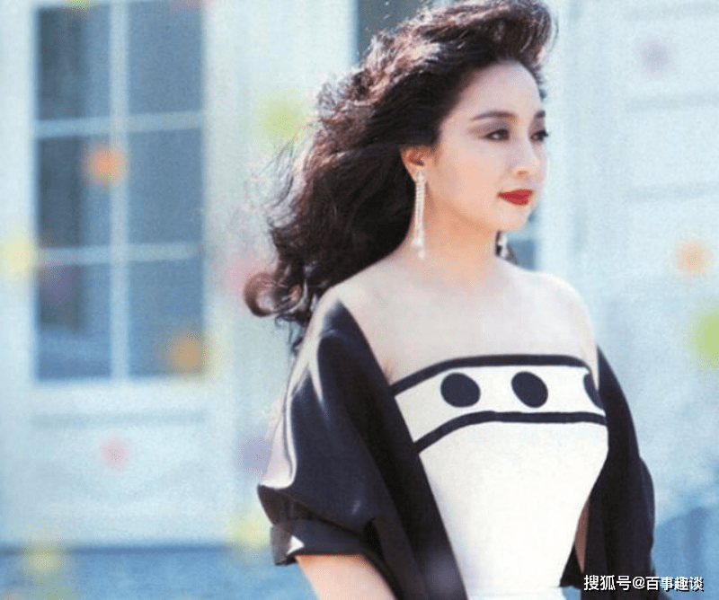 原创70年代徐小凤红极一时,但是婚姻并不幸福,如今70多岁过得很温馨