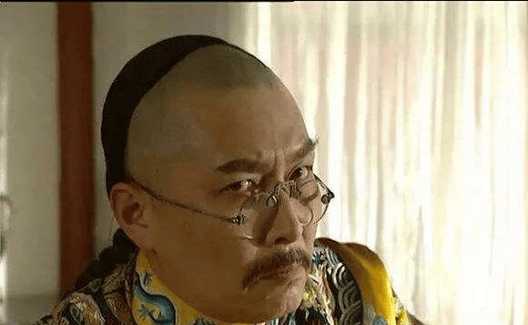 《雍正王朝》佟国维与"九王夺嫡"中的那位皇子最近?