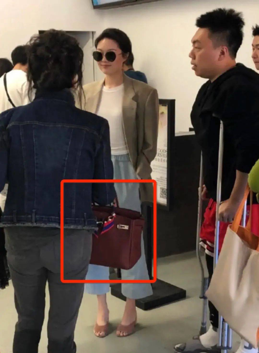 婚礼|费尽心机炫富、艳压翻车不断,网红晚晚这次彻底崩了?