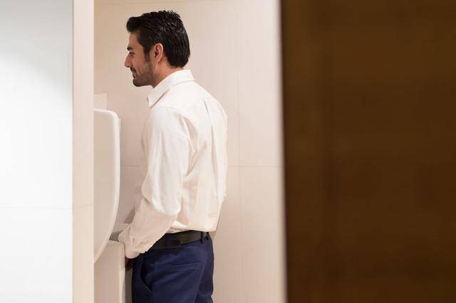 患者|尿毒症来临，排尿会通知？尿液3个“蛛丝马迹”，劝你最好留意下